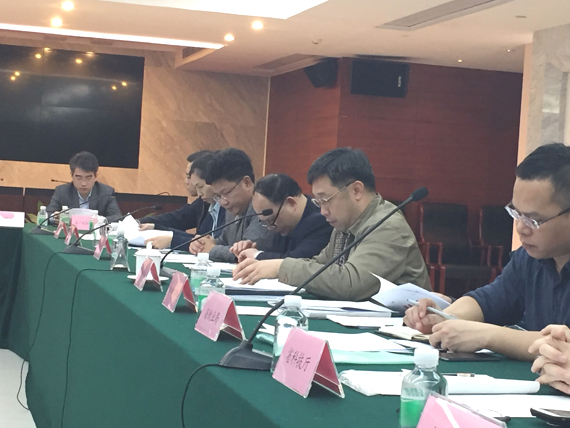 省人社厅党组成员劳帜红主持